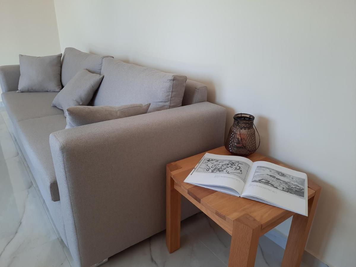 Freesia Grand Sea View Residence 斯沃伦塔 外观 照片