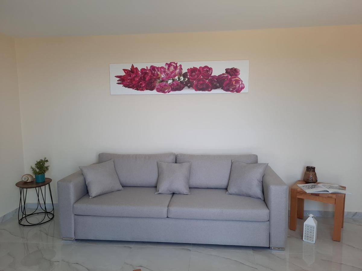 Freesia Grand Sea View Residence 斯沃伦塔 外观 照片